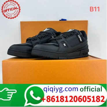 qiqiyg.com Grossista Certificato Marchio di Moda Ufficiale | Borse, Abbigliamento, Scarpe all'Ingrosso 2026 QC008