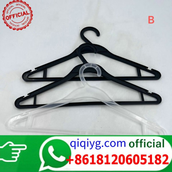 qiqiyg.com Grossista Certificato Marchio di Moda Ufficiale | Borse, Abbigliamento, Scarpe all'Ingrosso 2026 QC015