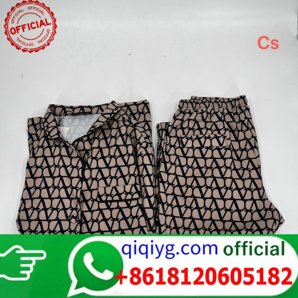 qiqiyg.com Grossista Certificato Marchio di Moda Ufficiale | Borse, Abbigliamento, Scarpe all'Ingrosso 2026 QC027