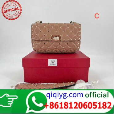 qiqiyg.com Grossista Certificato Marchio di Moda Ufficiale | Borse, Abbigliamento, Scarpe all'Ingrosso 2026 QC029