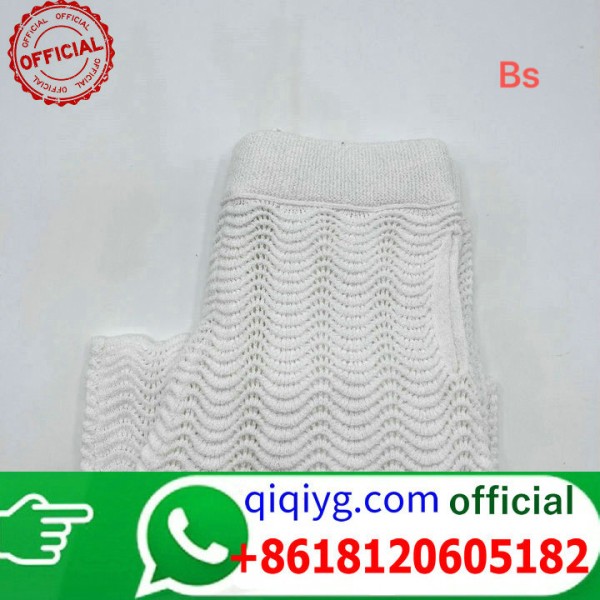 qiqiyg.com Grossista Certificato Marchio di Moda Ufficiale | Borse, Abbigliamento, Scarpe all'Ingrosso 2026 QC042