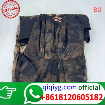 qiqiyg.com Grossista Certificato Marchio di Moda Ufficiale | Borse, Abbigliamento, Scarpe all'Ingrosso 2026 QC133