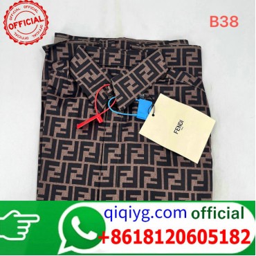 qiqiyg.com Grossista Certificato Marchio di Moda Ufficiale | Borse, Abbigliamento, Scarpe all'Ingrosso 2026 QC171