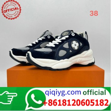 qiqiyg.com Grossista Certificato Marchio di Moda Ufficiale | Borse, Abbigliamento, Scarpe all'Ingrosso 2026 QC186