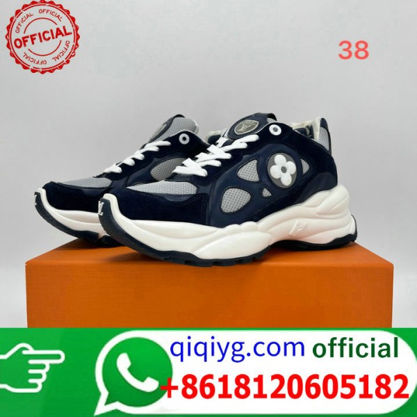 qiqiyg.com Grossista Certificato Marchio di Moda Ufficiale | Borse, Abbigliamento, Scarpe all'Ingrosso 2026 QC186