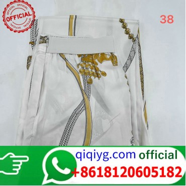 qiqiyg.com Grossista Certificato Marchio di Moda Ufficiale | Borse, Abbigliamento, Scarpe all'Ingrosso 2026 QC251