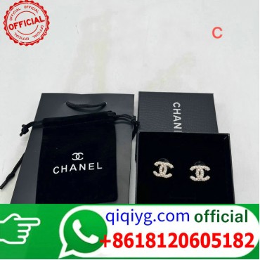 qiqiyg.com Grossista Certificato Marchio di Moda Ufficiale | Borse, Abbigliamento, Scarpe all'Ingrosso 2026 QC263