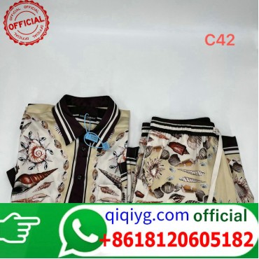 qiqiyg.com Grossista Certificato Marchio di Moda Ufficiale | Borse, Abbigliamento, Scarpe all'Ingrosso 2026 QC303